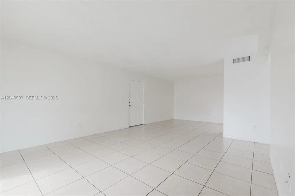 2020 NW 119th St #1122 Miami, FL 33167