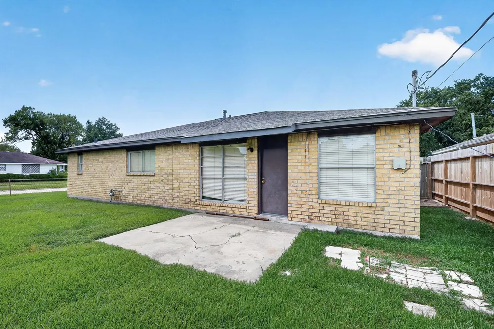 3602 Cedarcrest Drive Pasadena, TX 77503