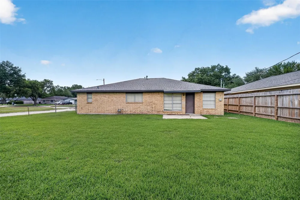 3602 Cedarcrest Drive Pasadena, TX 77503
