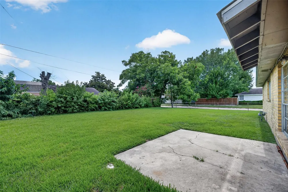 3602 Cedarcrest Drive Pasadena, TX 77503