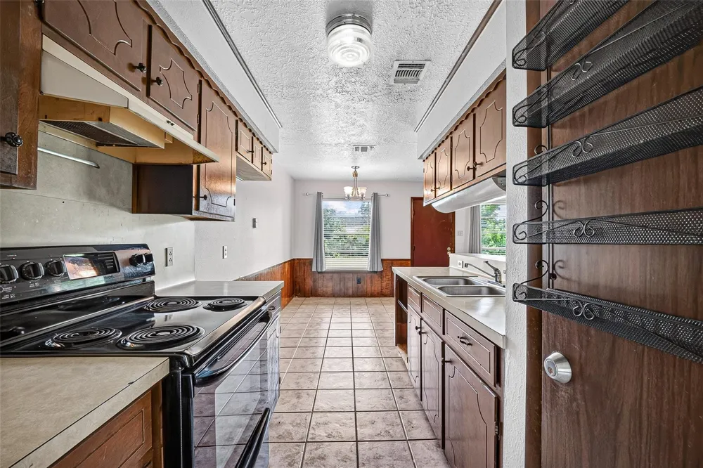3602 Cedarcrest Drive Pasadena, TX 77503