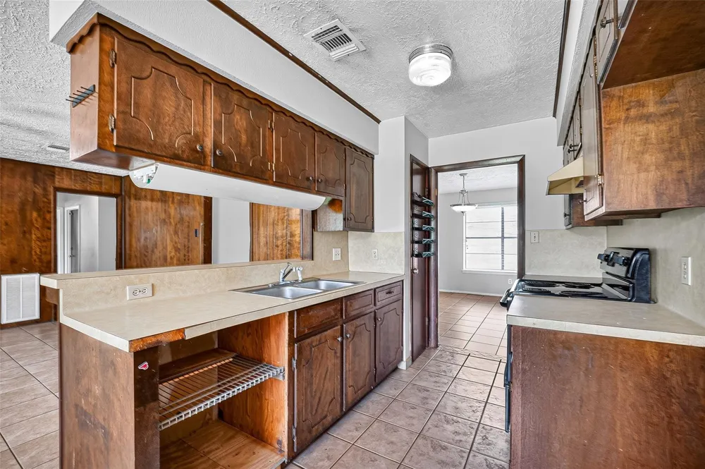 3602 Cedarcrest Drive Pasadena, TX 77503