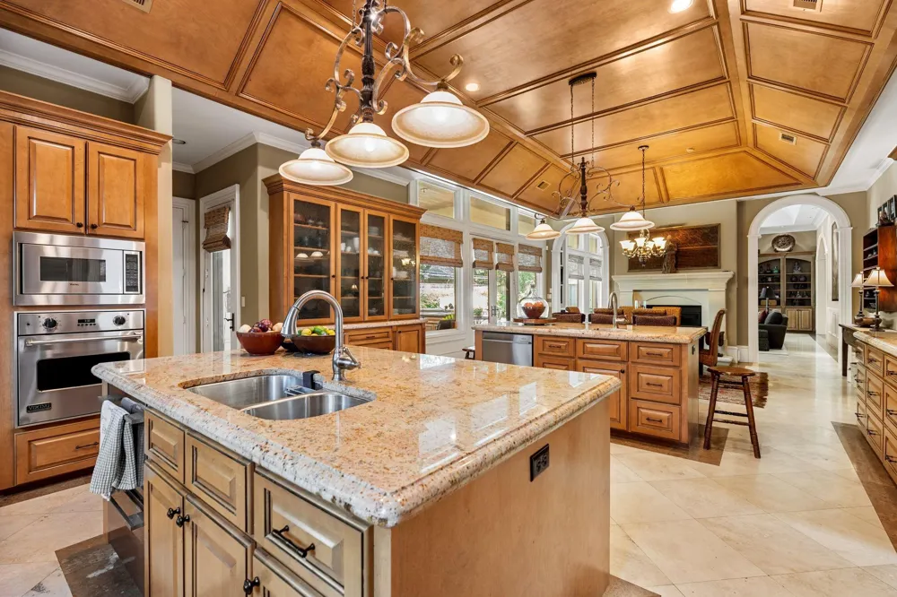 5615 Pine Forest Road Houston, TX 77056