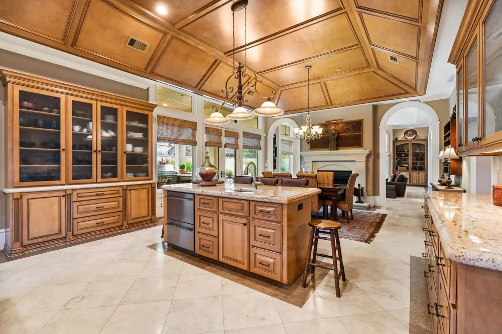 5615 Pine Forest Road Houston, TX 77056