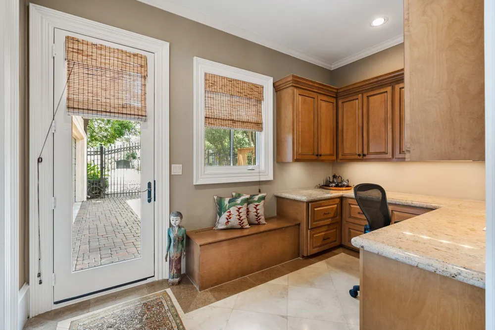 5615 Pine Forest Road Houston, TX 77056