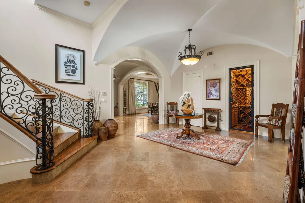 5615 Pine Forest Road Houston, TX 77056