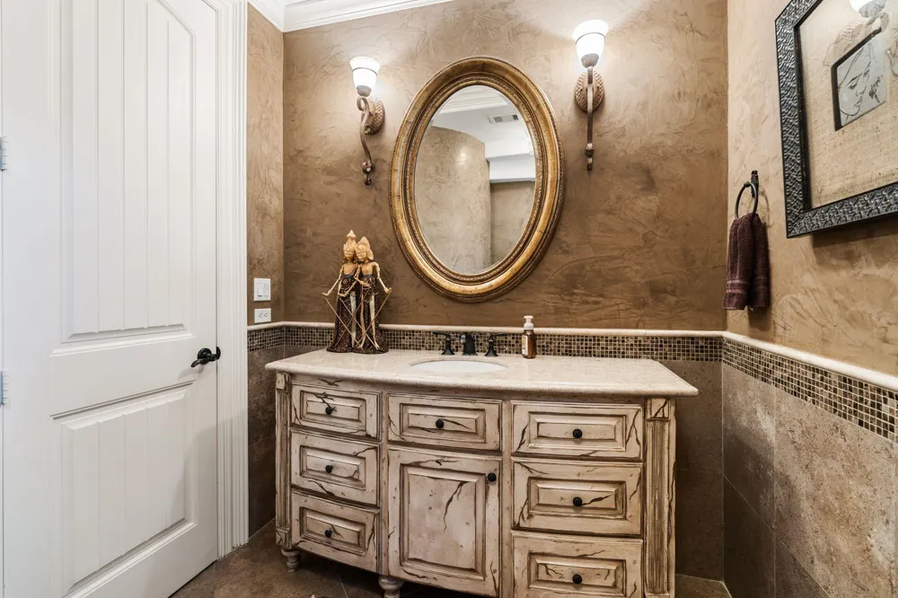 5615 Pine Forest Road Houston, TX 77056