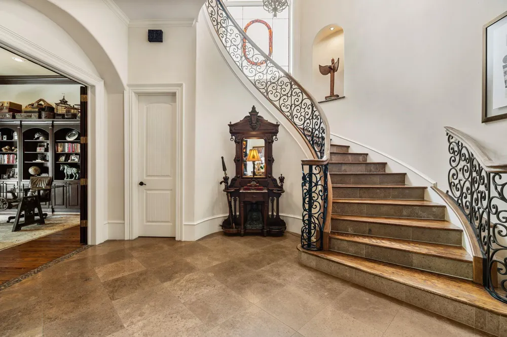 5615 Pine Forest Road Houston, TX 77056