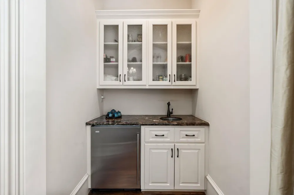 5615 Pine Forest Road Houston, TX 77056