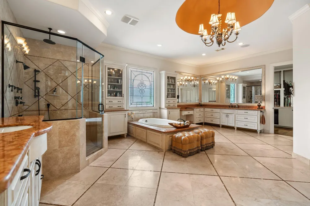 5615 Pine Forest Road Houston, TX 77056