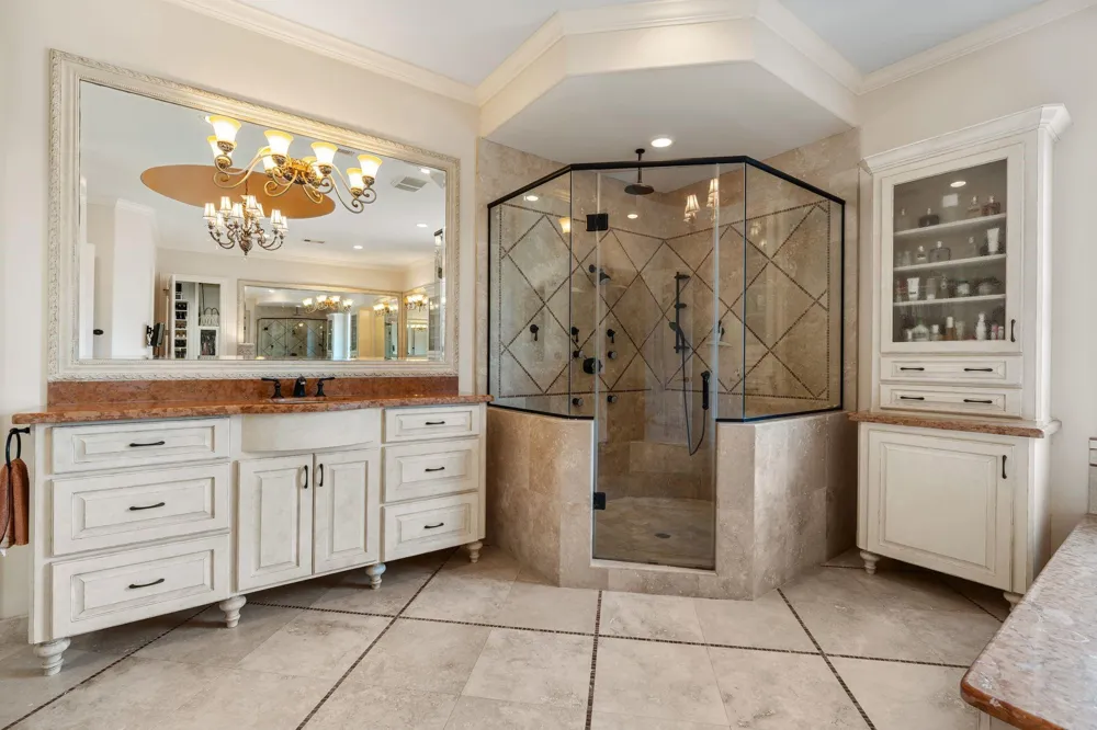 5615 Pine Forest Road Houston, TX 77056