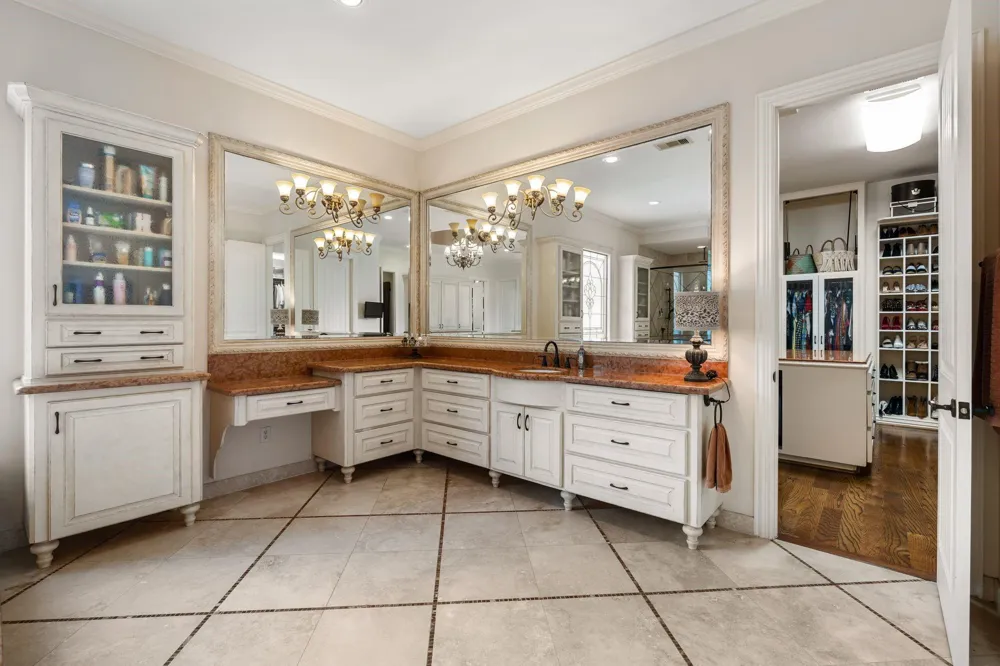 5615 Pine Forest Road Houston, TX 77056