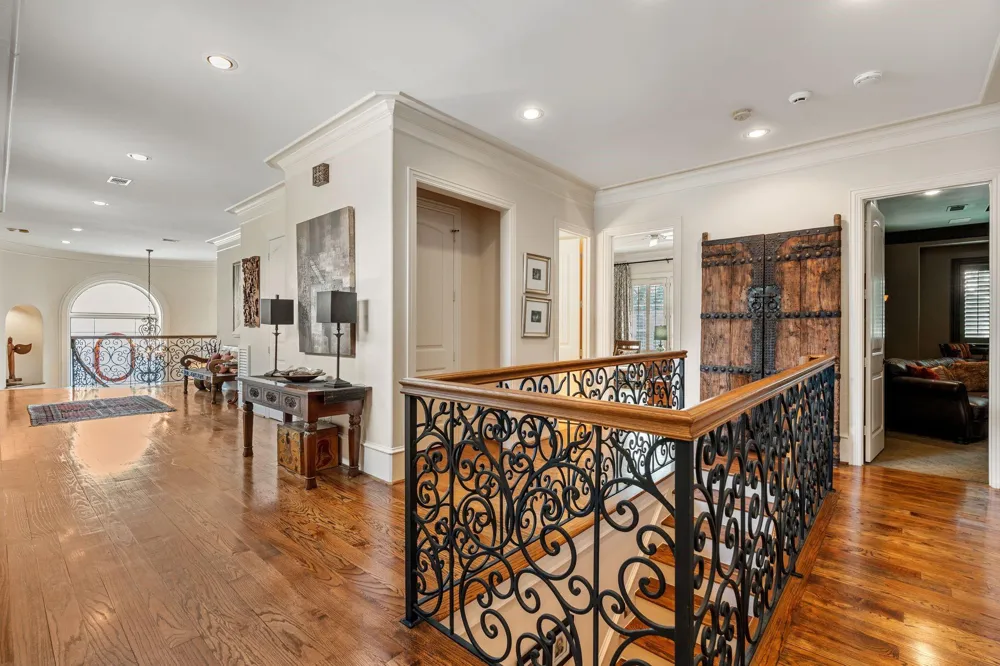 5615 Pine Forest Road Houston, TX 77056