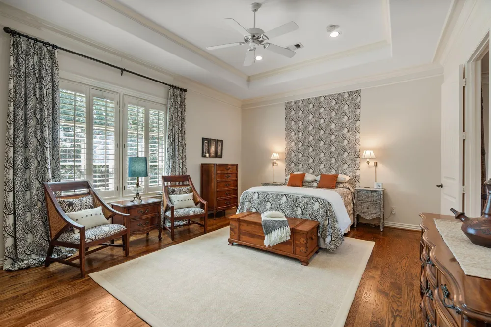 5615 Pine Forest Road Houston, TX 77056