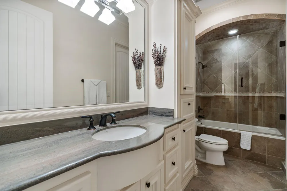 5615 Pine Forest Road Houston, TX 77056