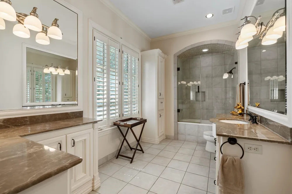 5615 Pine Forest Road Houston, TX 77056