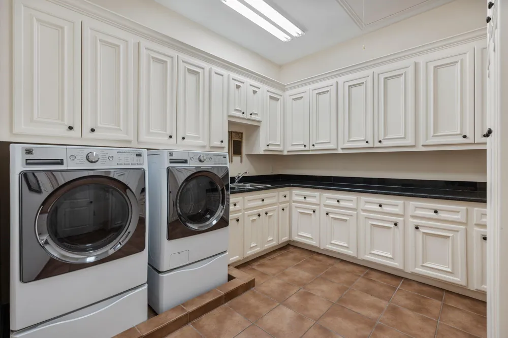 5615 Pine Forest Road Houston, TX 77056