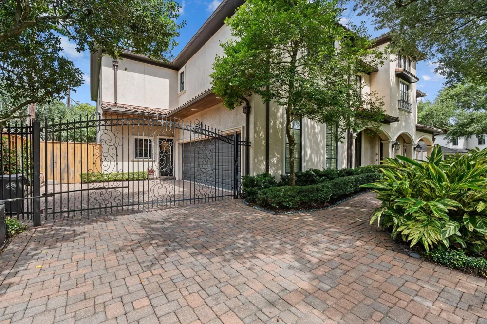 5615 Pine Forest Road Houston, TX 77056