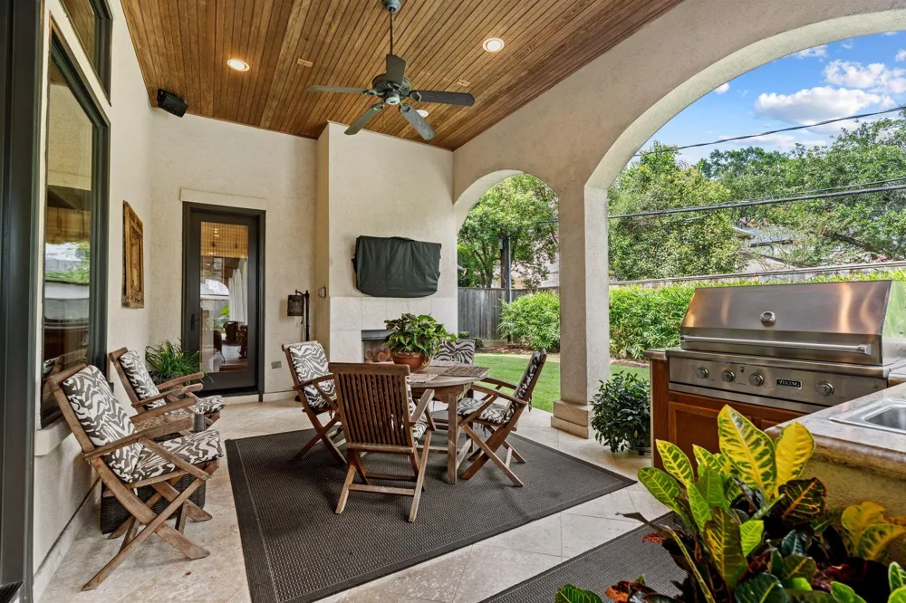 5615 Pine Forest Road Houston, TX 77056