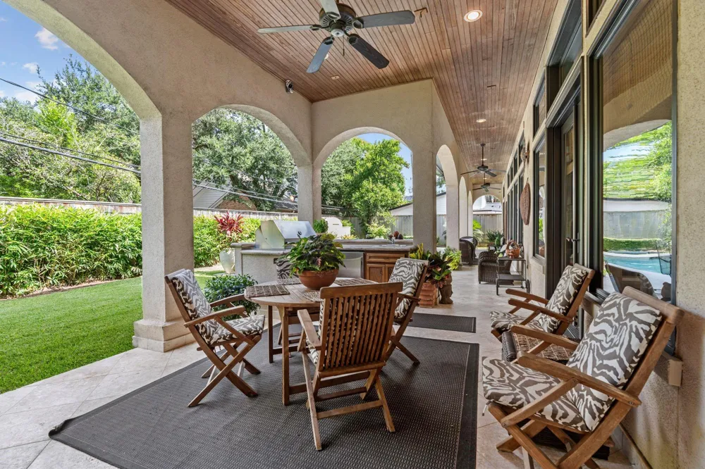 5615 Pine Forest Road Houston, TX 77056
