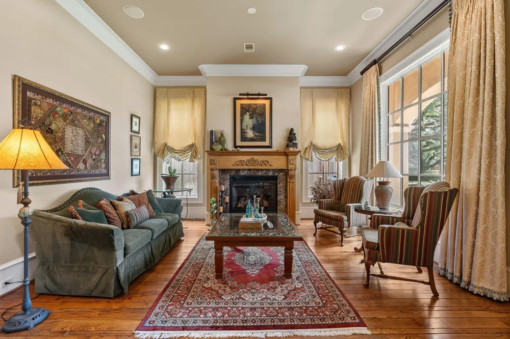 5615 Pine Forest Road Houston, TX 77056