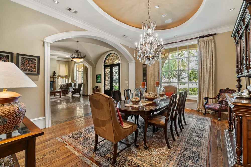 5615 Pine Forest Road Houston, TX 77056