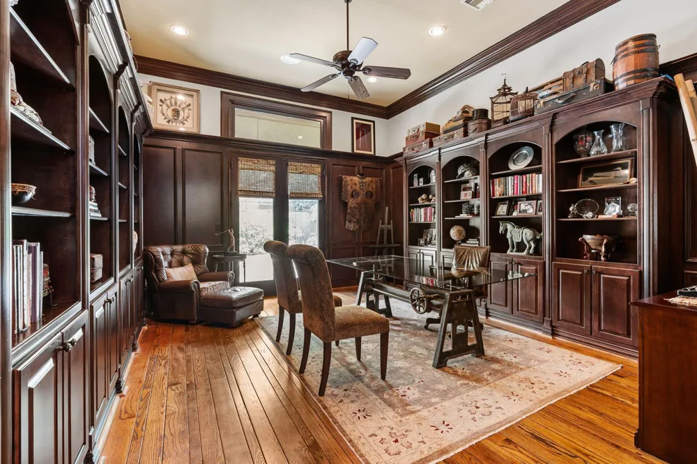 5615 Pine Forest Road Houston, TX 77056