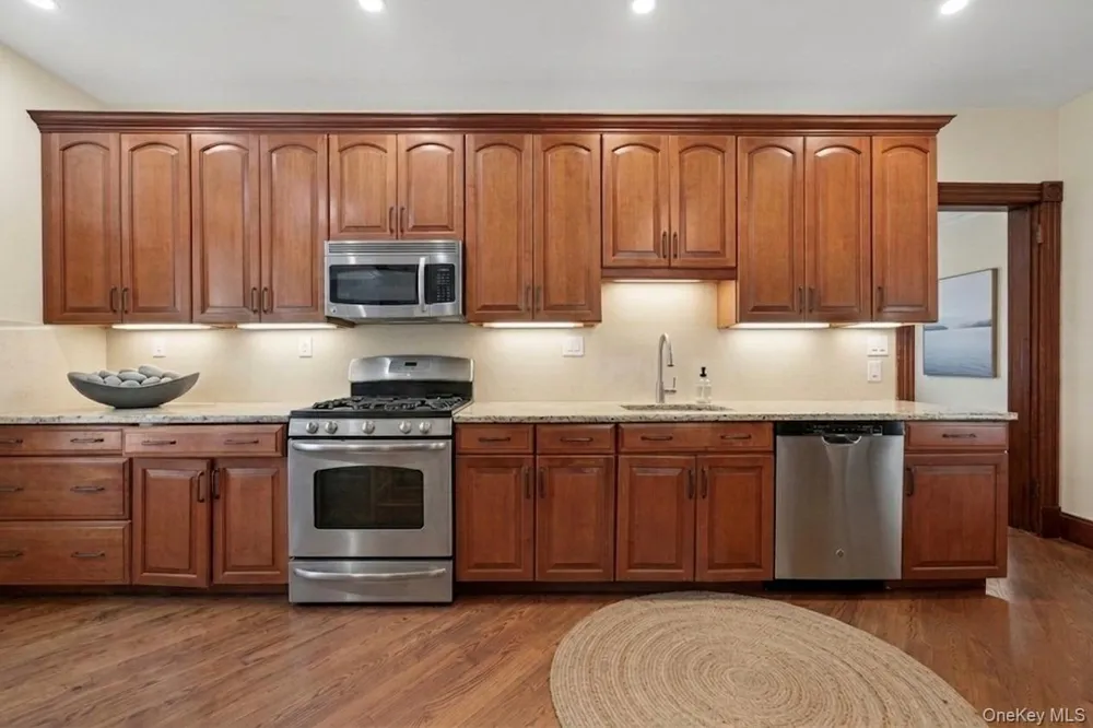 83 Edgemere Avenue Greenwood Lake, NY 10925