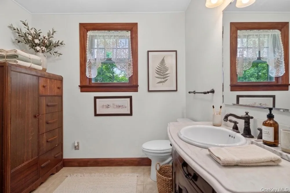 83 Edgemere Avenue Greenwood Lake, NY 10925