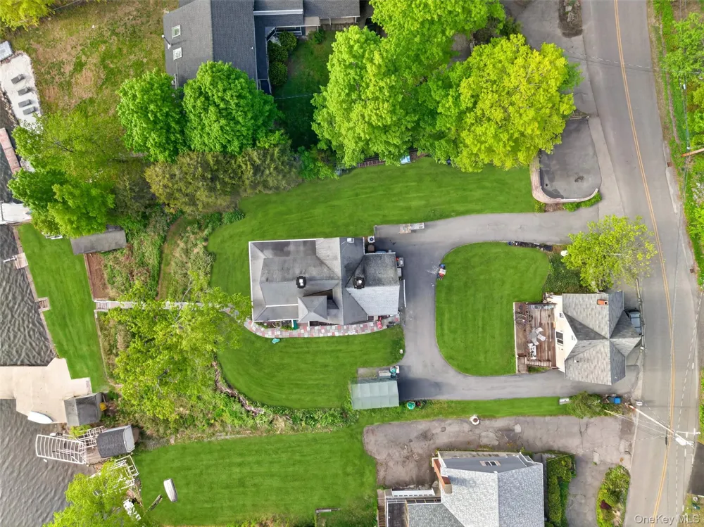 83 Edgemere Avenue Greenwood Lake, NY 10925