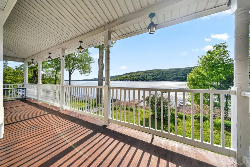 83 Edgemere Avenue Greenwood Lake, NY 10925