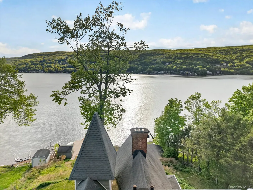 83 Edgemere Avenue Greenwood Lake, NY 10925
