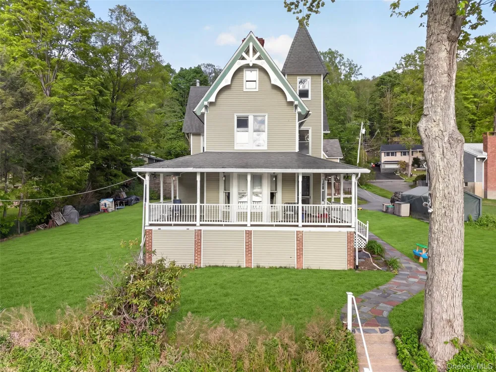 83 Edgemere Avenue Greenwood Lake, NY 10925