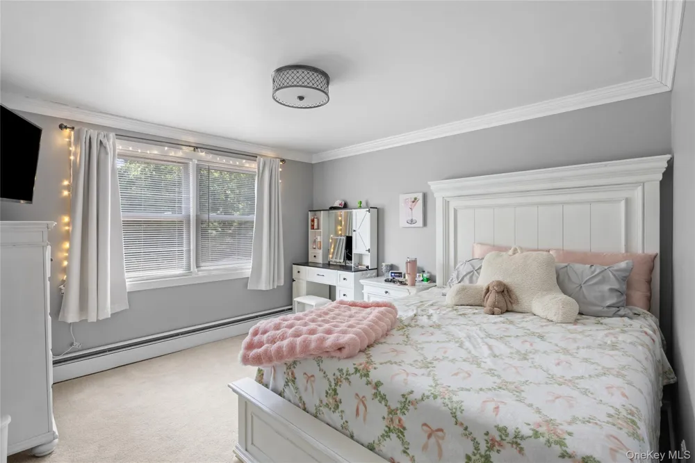 6 Stratton Lane Stony Brook, NY 11790