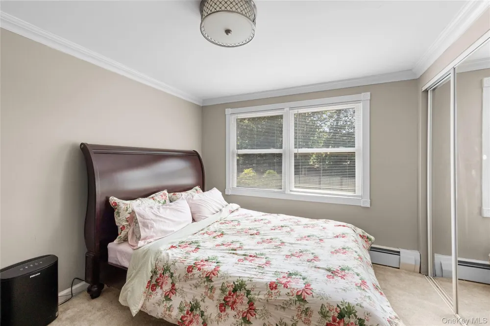 6 Stratton Lane Stony Brook, NY 11790