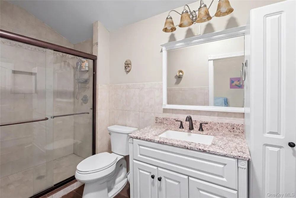 6 Stratton Lane Stony Brook, NY 11790
