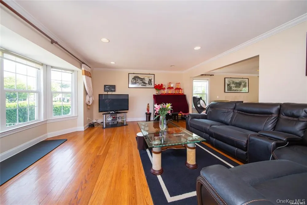66 Maple Street #A Roslyn Heights, NY 11577