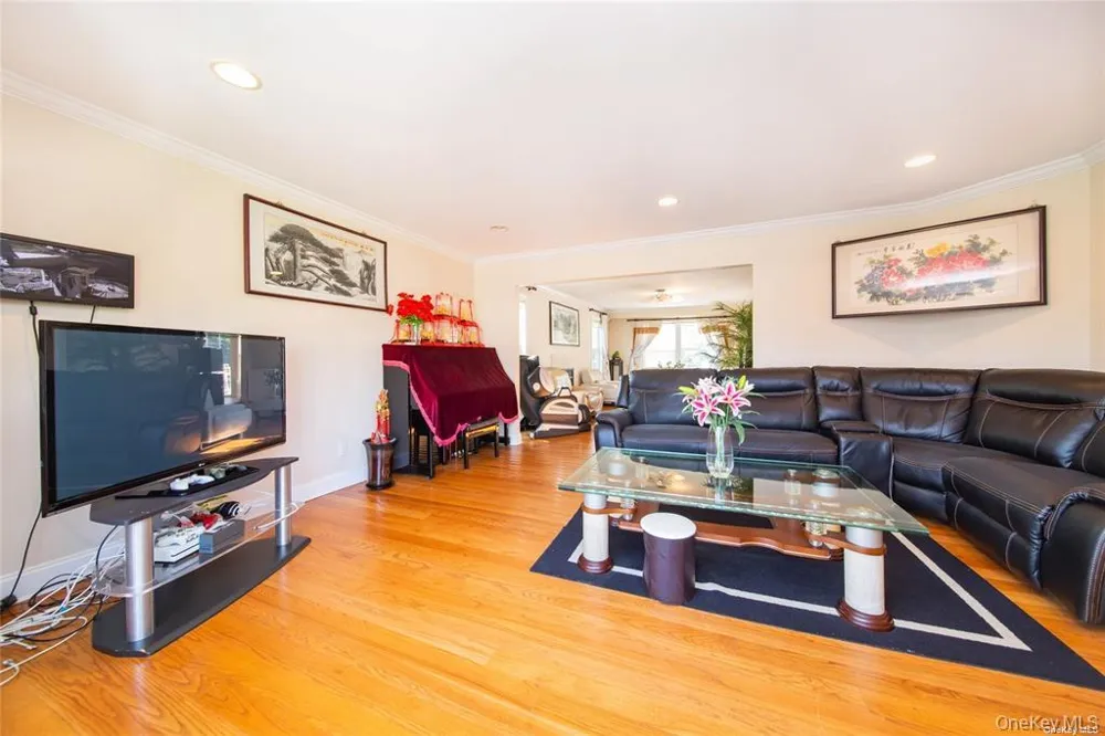 66 Maple Street #A Roslyn Heights, NY 11577