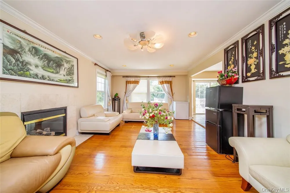 66 Maple Street #A Roslyn Heights, NY 11577