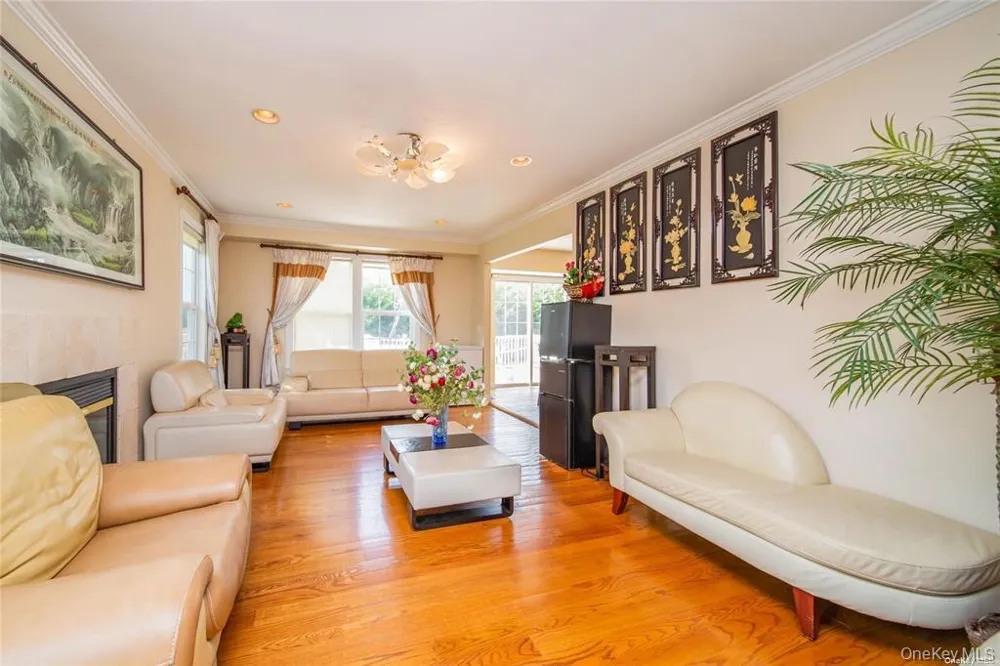 66 Maple Street #A Roslyn Heights, NY 11577