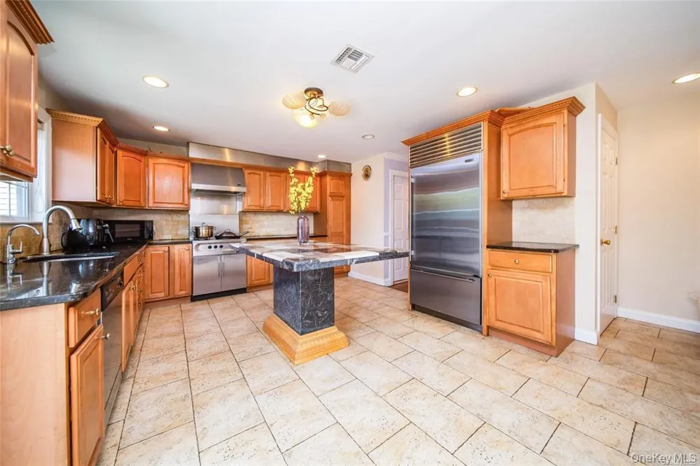 66 Maple Street #A Roslyn Heights, NY 11577