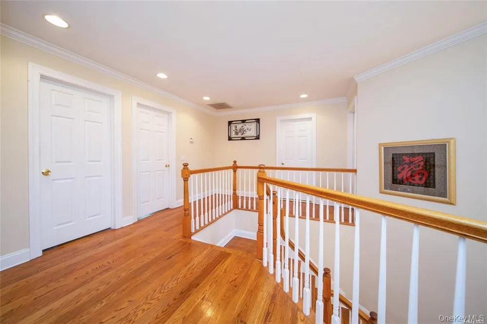66 Maple Street #A Roslyn Heights, NY 11577