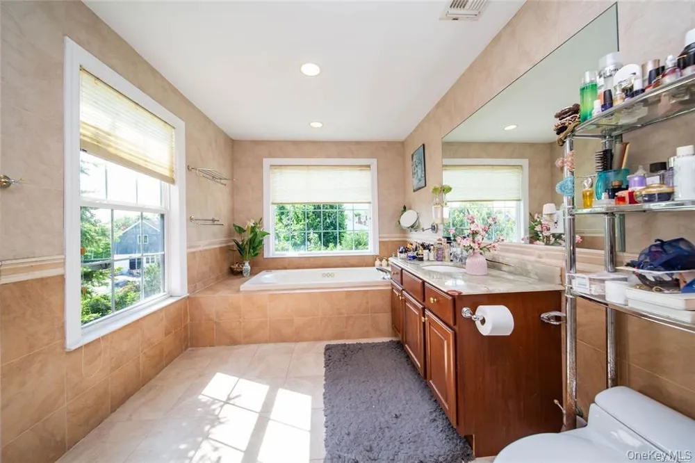 66 Maple Street #A Roslyn Heights, NY 11577