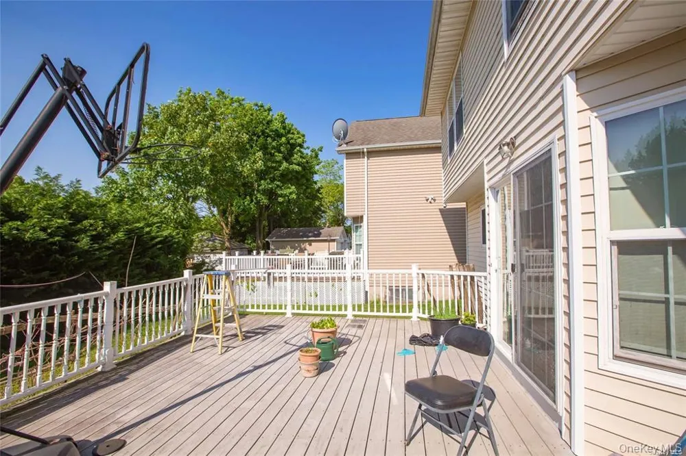 66 Maple Street #A Roslyn Heights, NY 11577