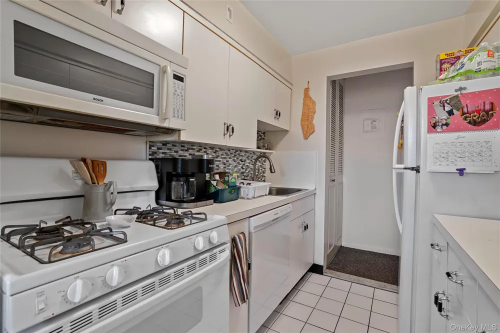 71-49 Metropolitan Avenue #2-F Middle Village, NY 11379