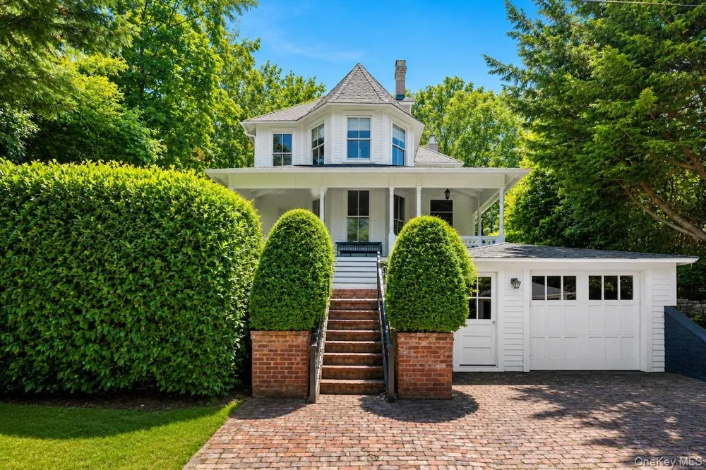 11 Prospect Avenue Shelter Island Heights, NY 11965