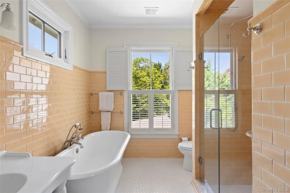 11 Prospect Avenue Shelter Island Heights, NY 11965