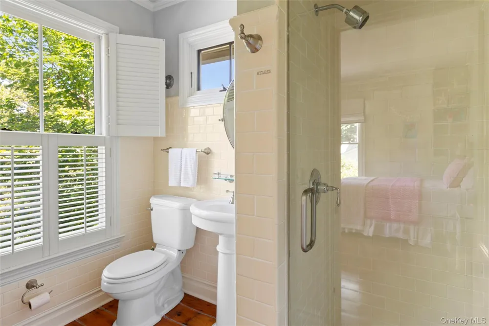 11 Prospect Avenue Shelter Island Heights, NY 11965