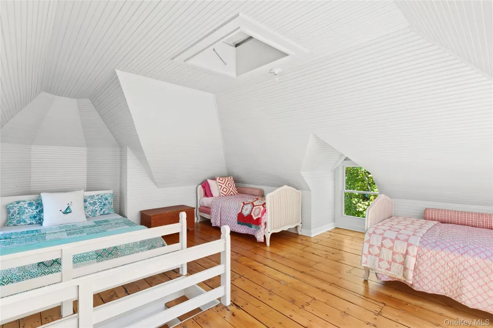 11 Prospect Avenue Shelter Island Heights, NY 11965