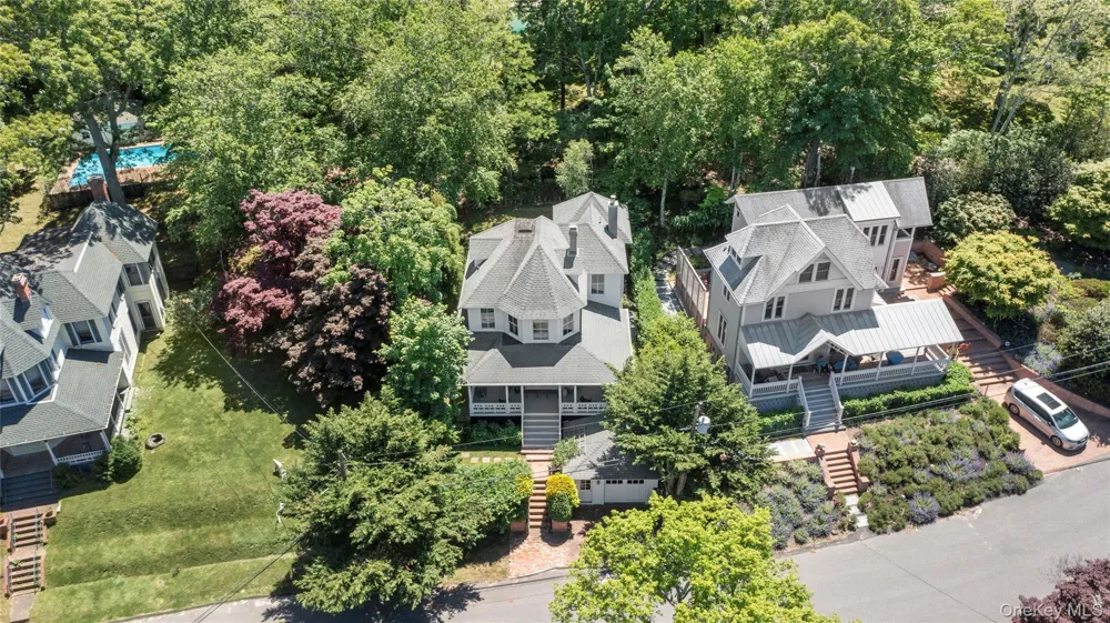 11 Prospect Avenue Shelter Island Heights, NY 11965